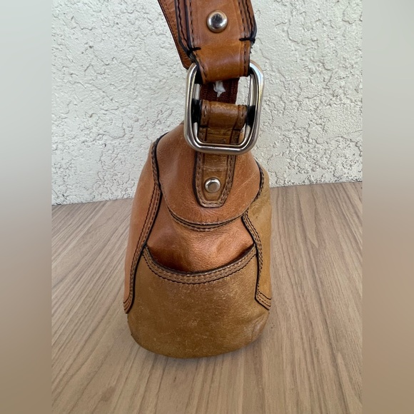 Fossil Tan Leather Shoulder Bag - Picture 4 of 14